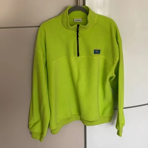 Fliströja från Junkyard, stl M - Oversize flis från Junkyard, stl M.