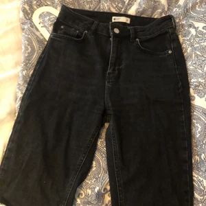 Jeansshorts  - Jeansshorts från Gina som jag klippt själv. Storlek 34, pris 90kr och köpare står för frakt 💕