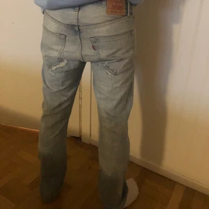 levis jeanse - svin snygga levis jeanse, modell 505-0217. 