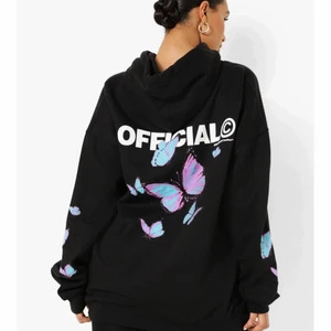 Hoodie - Använd 1 gång. Nyskick! Väldigt oversize 