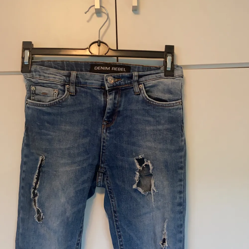 🌸Super fina jeans i Stl 152                                             🌸Använda få gånger . Jeans & Byxor.