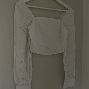 Blus - Kort söt blus✨ frakt inräknat i priset