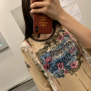 Nytt Topp i storlek m - Tops i storlek m, ny skick, finns hämta i Stockholm, kan även skicka via post