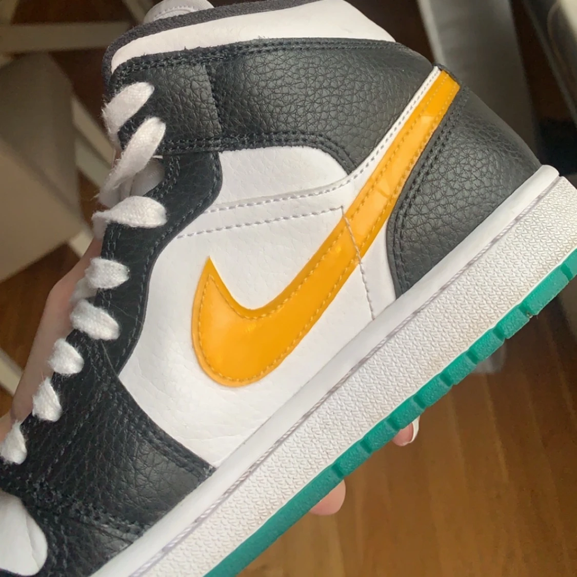 Nike jordan mids - 90