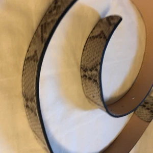 Skärp - Skärp i fejk skinn