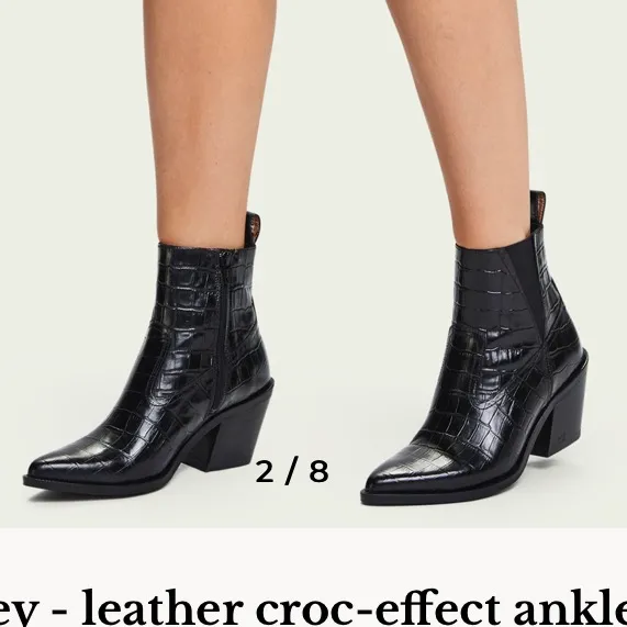 Nya svarta läder boots, har inte lådan eller kvitton kvar. Köpt för 2199kr. Frakt tillkommer 💗💗 . Skor.