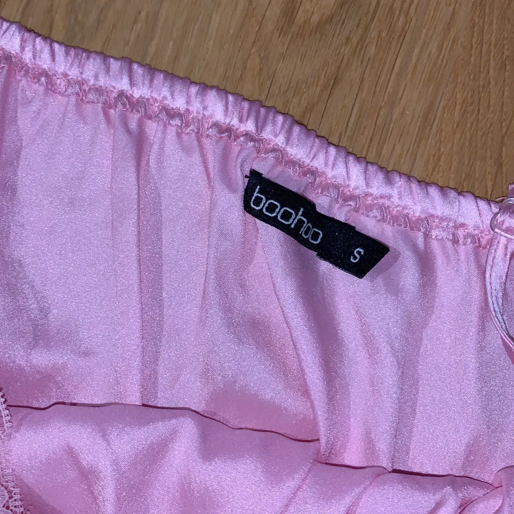 Boohoo pink lingerie size small 💖. Toppar.