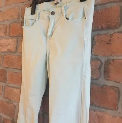 ZARA mint cotton jeans. Super comfy and elastic. Excellent condition Size 38  Pick up available in Kungsholmen  Please check out my other items! :) . Jeans & Byxor.