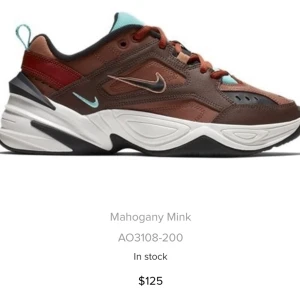 Nike Tekno Chunky sneakers - Köpta av Lisa Anckarman men tyvärr för små därmed knappt använda. Sko som passar både till vardag och träning. Har bytt skosnöre från röda till svarta, kan ändra till vita om köparen önskar det! 