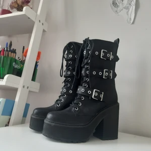 KILL STAR Boots, storlek 41. - Oanvända boots från KILL STAR, i nyskick,  storlek 41. Accepterar swisch. Kan även mötas upp i Stockholm.