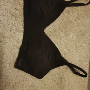 Fett skön tränings topp - En s Nice tränings topp Som aldrig kommer till användning för att jag aldrig tränar :)