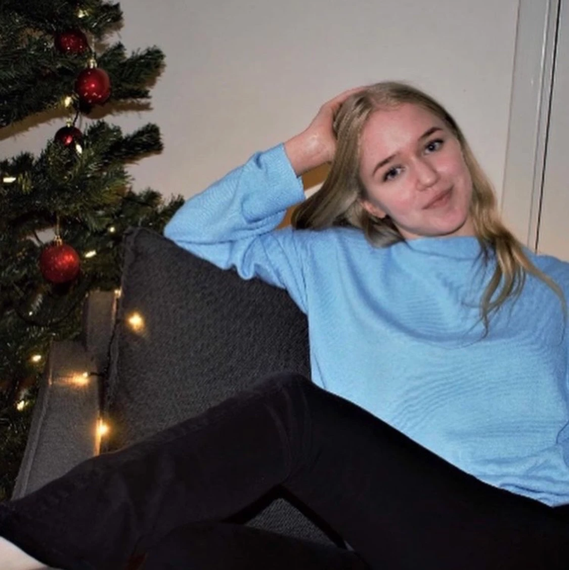 Blå långärmad tröja