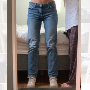 Jeans - Fina leejeans, köptes för 2 år sedan men har använt ungefär 2 gånger. 