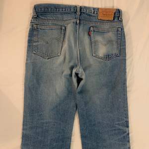 Levis jeans köpta i Paris⭐️ sitter väldigt bra och perfekt vintage skick