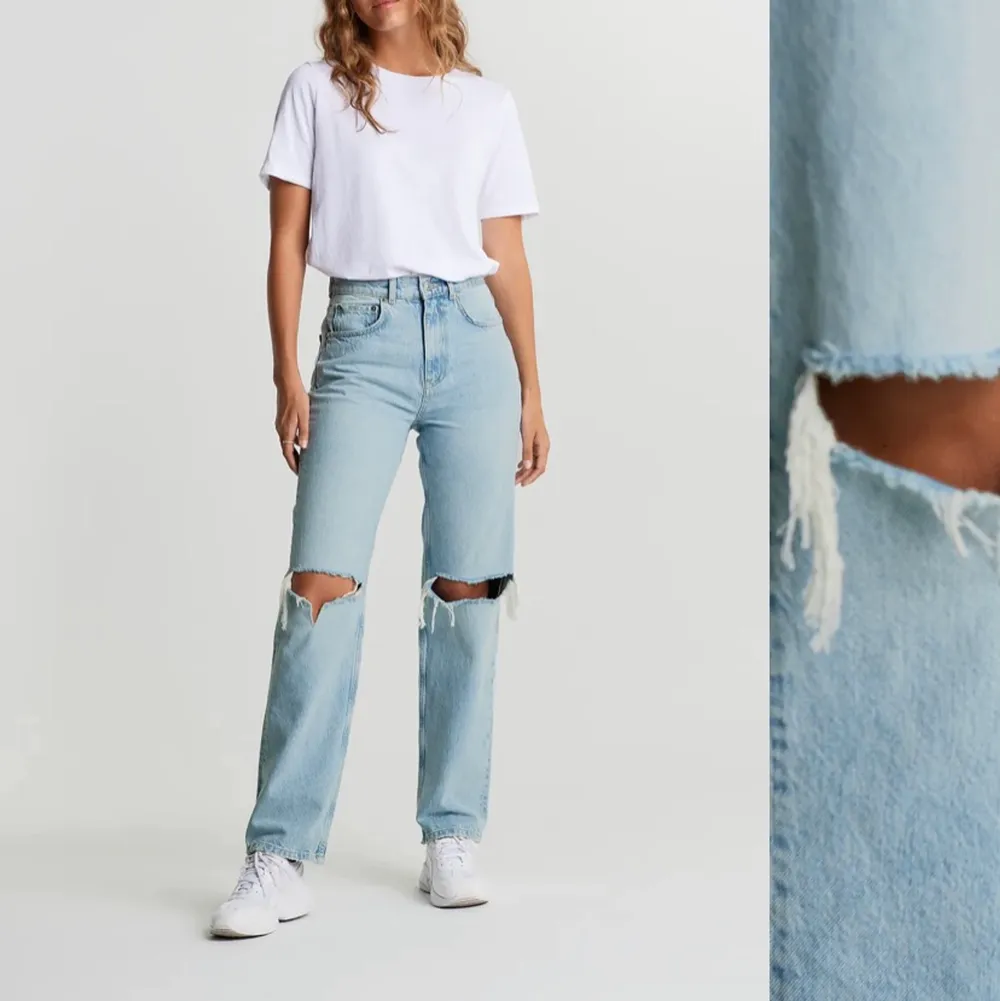 Säljer mina jeans från Gina tricot med hål på knäna för 80kr i storlek 36. Jag klippt av de så de ska kunna passa en person som är ca 163cm. Skicka för fler bilder💕. Köparen står för frakten. Jeans & Byxor.