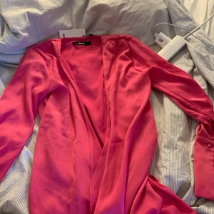 Rosa sätt  - Fint rosa sett från bikbok 