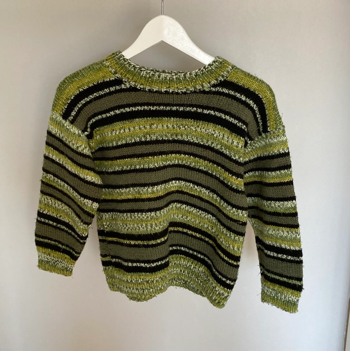 Grön stickad tröja - 90