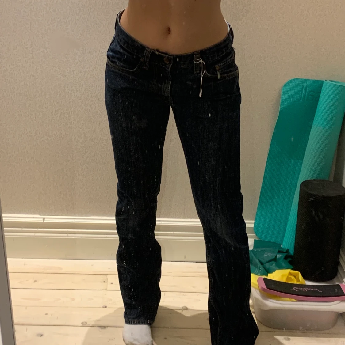 STRAIGHT JEANS