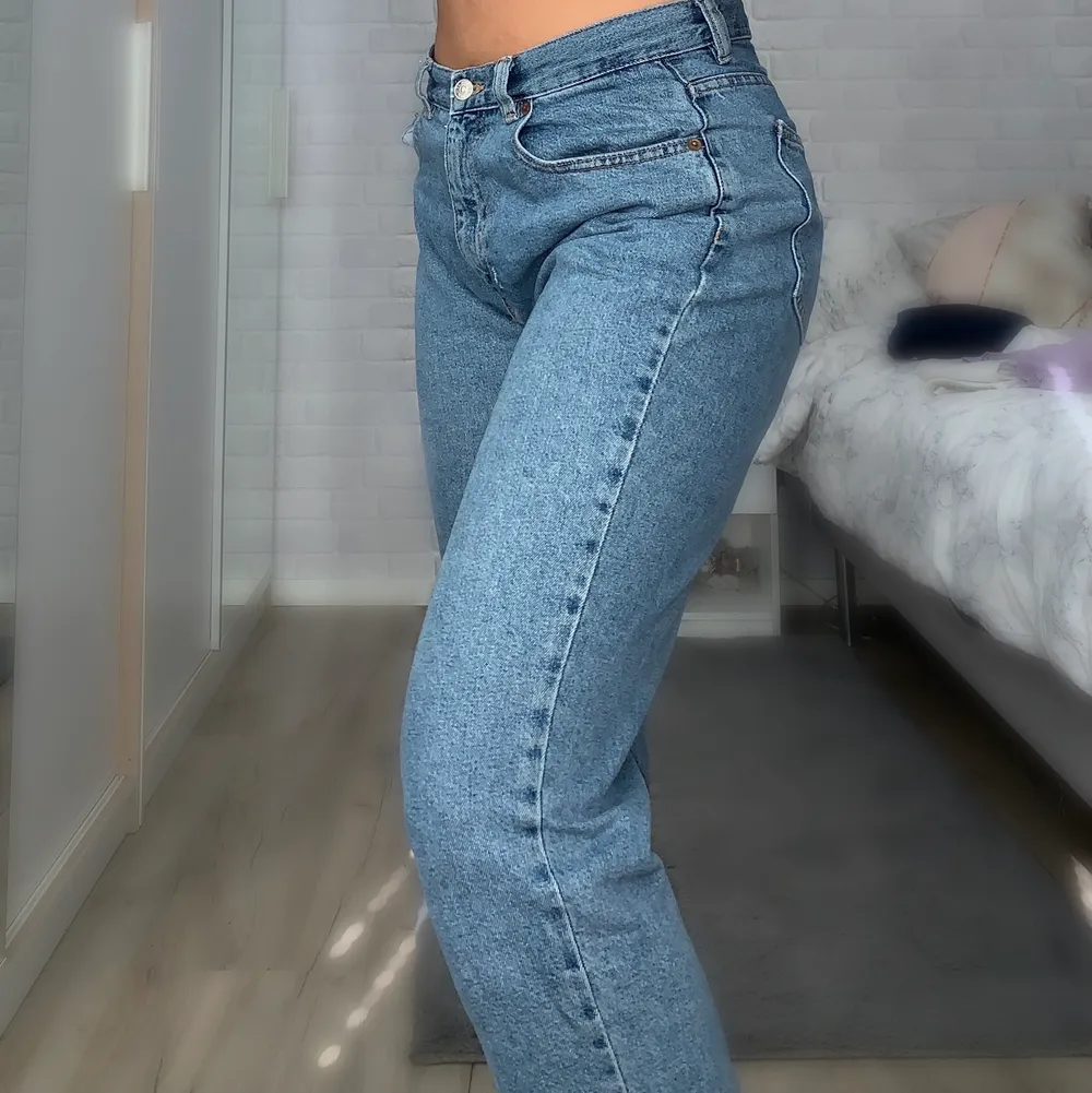 Jag säljer dessa underbara jeans eftersom dom är stora på mig. Den är använd två gånger. Den är ljusblå och är väldigt sköna.. Jeans & Byxor.