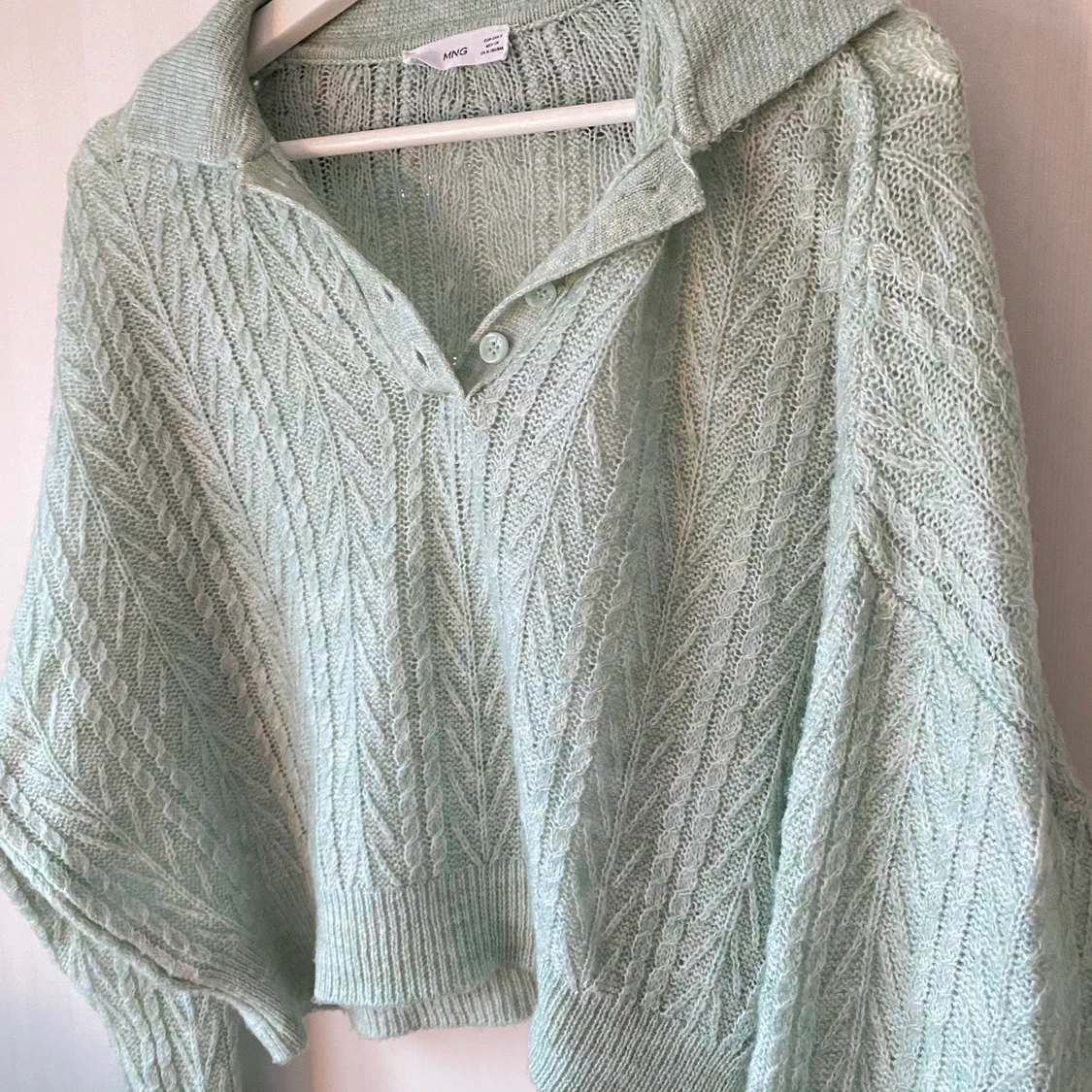 Stickad tröja från mango