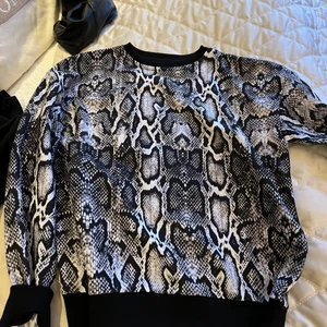 Leopard tröja  - Aldrig använd