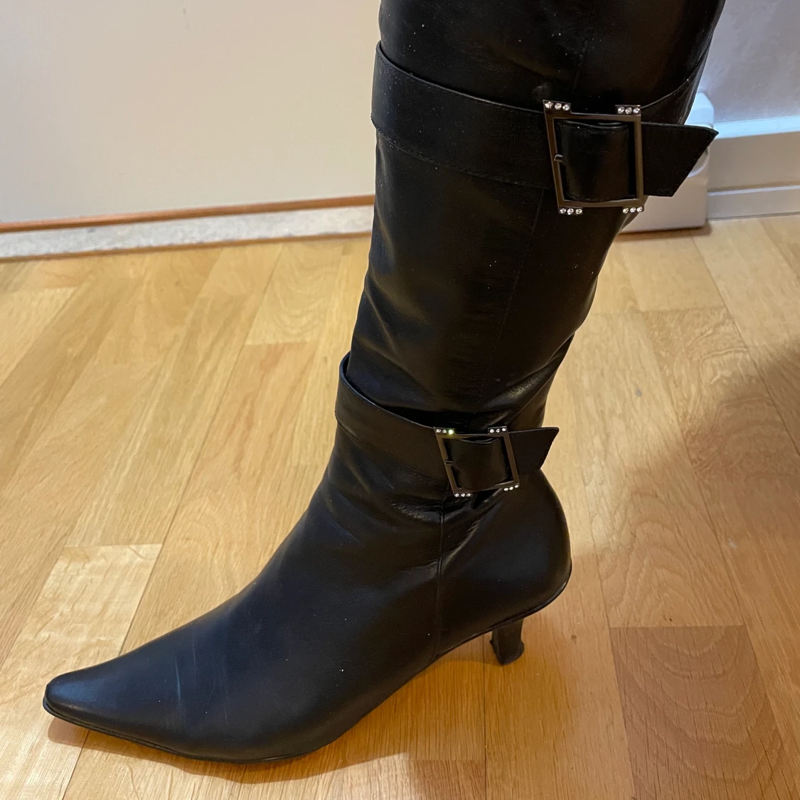 Svart läderstövlar strl 38 (som ny) - 90