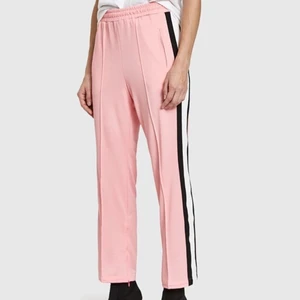 Ganni Dubois Polo Pants - Storlek 38, generös storlek. Säljes pga för stora gör mig :( använda men i gott skick. Om någon har 36 byter jag gärna. 