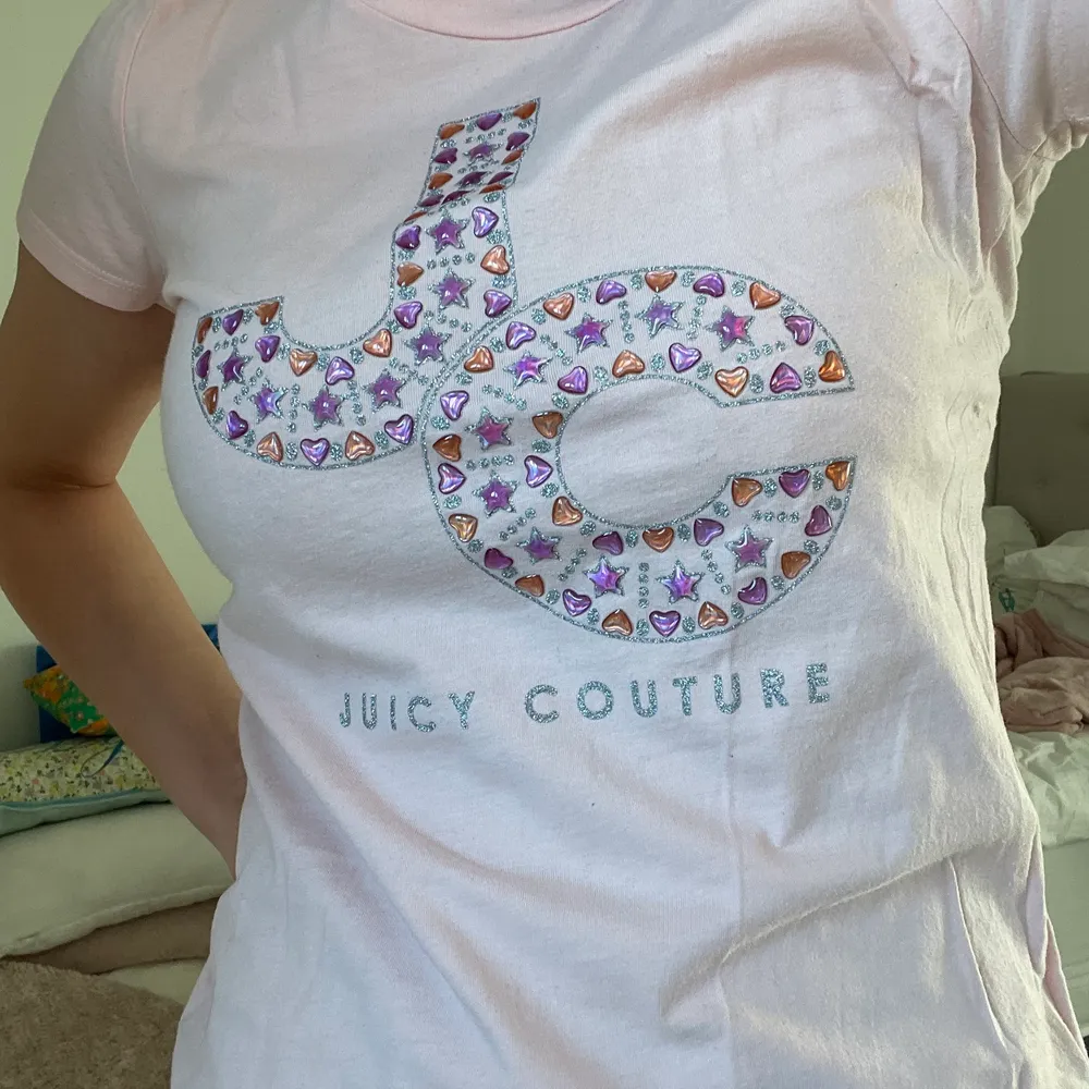 Rosa Juicy couture tröja. Köpt på NK för några år sen . T-shirts.