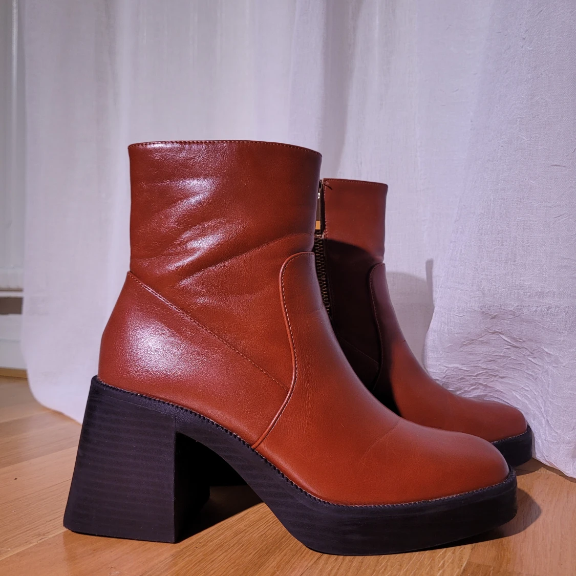 Boots med klumpiga klackar