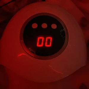 Nageltork - Jag säljer nageltork för att jag använder den inte längre. Höjden är 6.9 ,bredd 16.9, längd 18