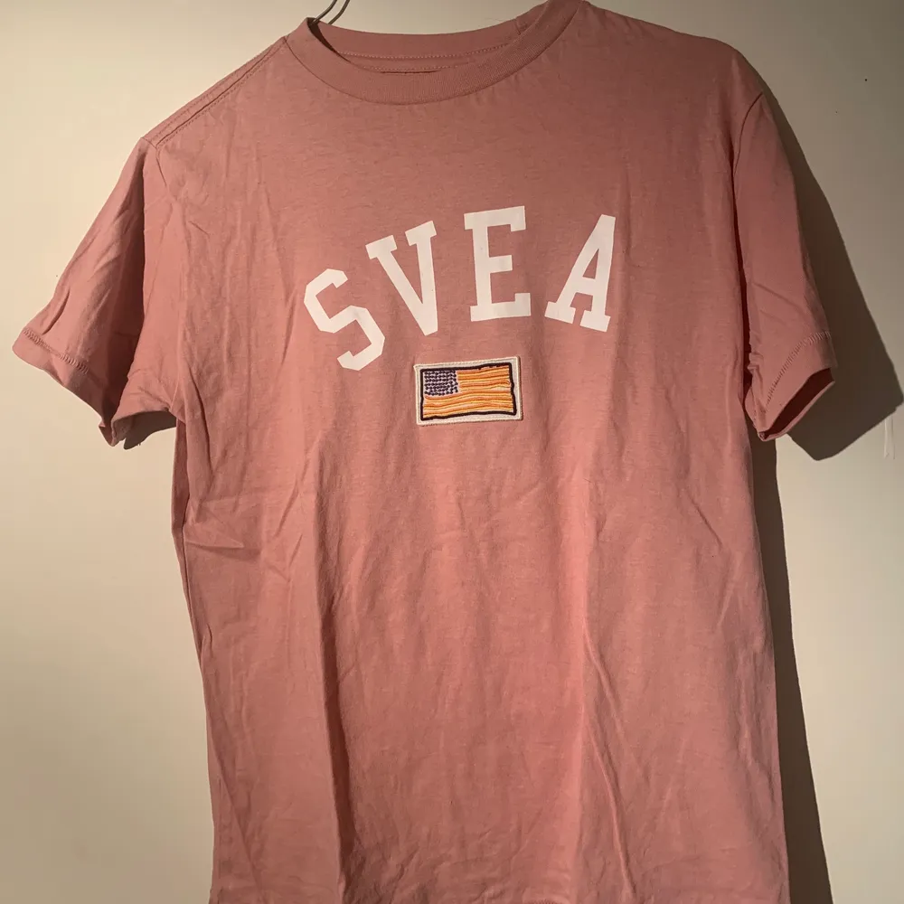 Svea T-shirt str xs, aldrig använd. T-shirts.