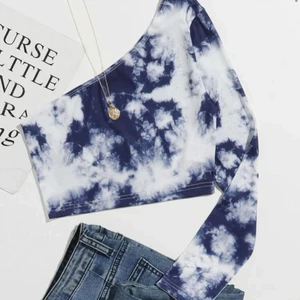 Topp - En jätte fin en axlad topp i olika färger👏❤️