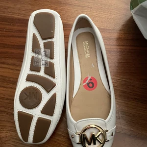 Michael michael kors ballerina - Äkta ballerina skor från Michael michael kors helt oanvända i strlk 36