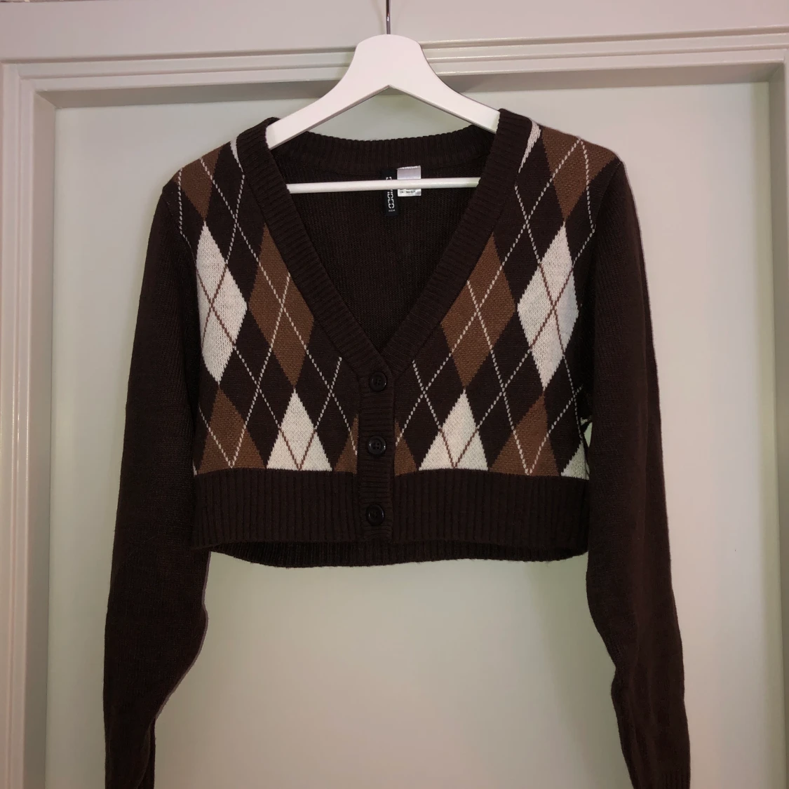 Stickad mönstrad tröja