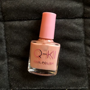 Nagellack  - Nagellack från ”Q-KI” , helt nytt och oanvänt.