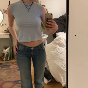 Blå topp - Blå topp från Molo. Kan mötas upp eller frakta!