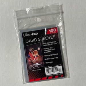 VILL SÄLJA - Ultra pro 20 sleeves. Andra bilden visar hur dom sitter på! 64 kr med frakt inkluderat.