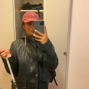 Keps vinröd/rosa - Keps, använd 1 gång 