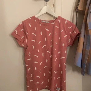 Jätte fin tröja, bra skick❤️ - Fin tröja som jag fick av mamma men var tyvärr för stor🙈