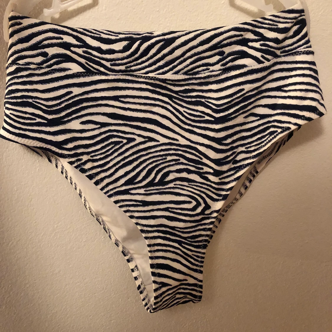 Bikini trosa zebrafärgad
