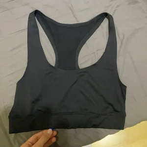 Sport bra - Sport bra. Storlek S. 💓