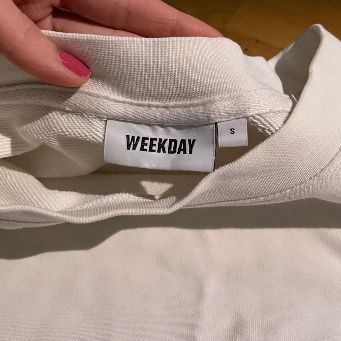 Vit sweatshirt från weekday - 90