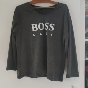 Tröja - grå tröja med vitt tryck, , nästan ny