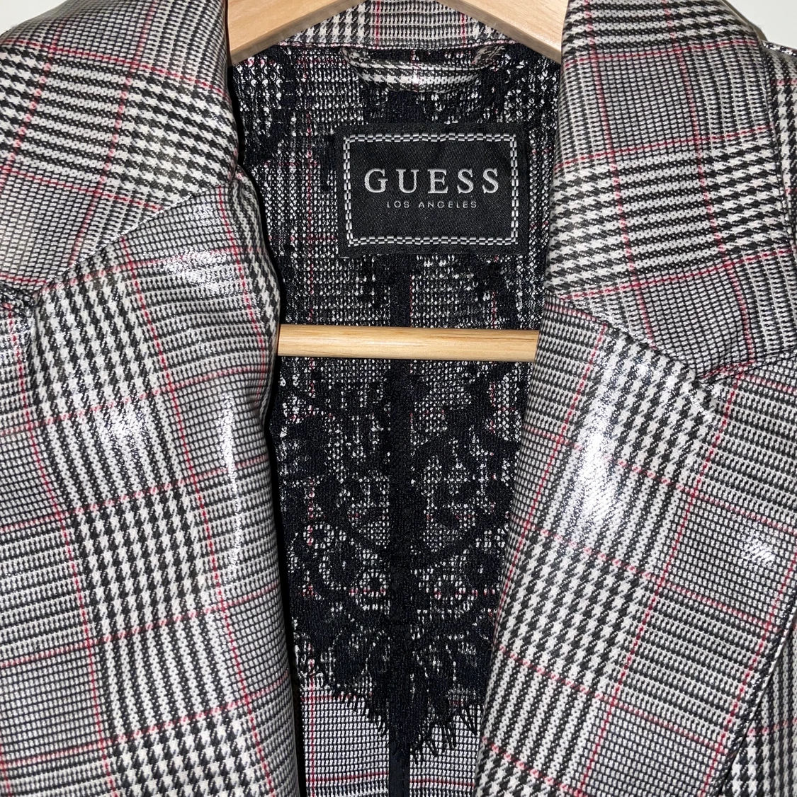 Guess, M - 90