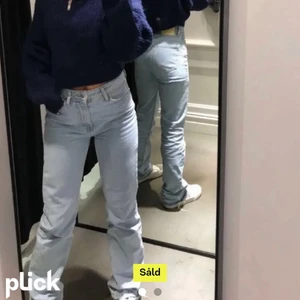 zara jeans - köpta på plick men var tyvärr förstora, annas inget fel på dom💕 funkar bra för långa då inner benet har måttet 87cm, men funkar oxå bra för korta då det bara är att klippa av till önskad längd 👍☺️