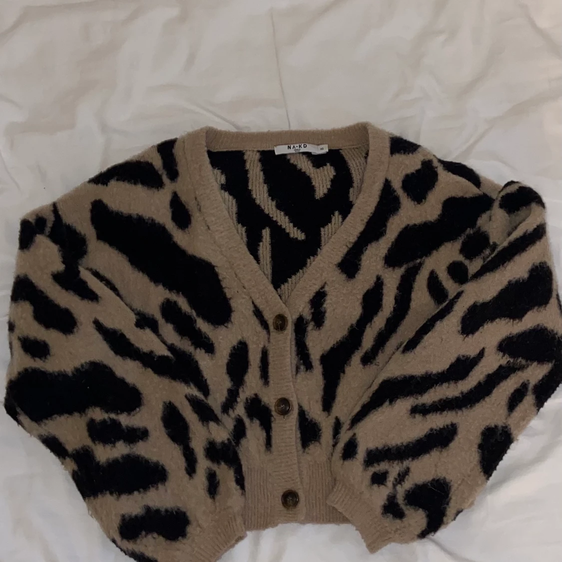 Mönstrad stickad kofta