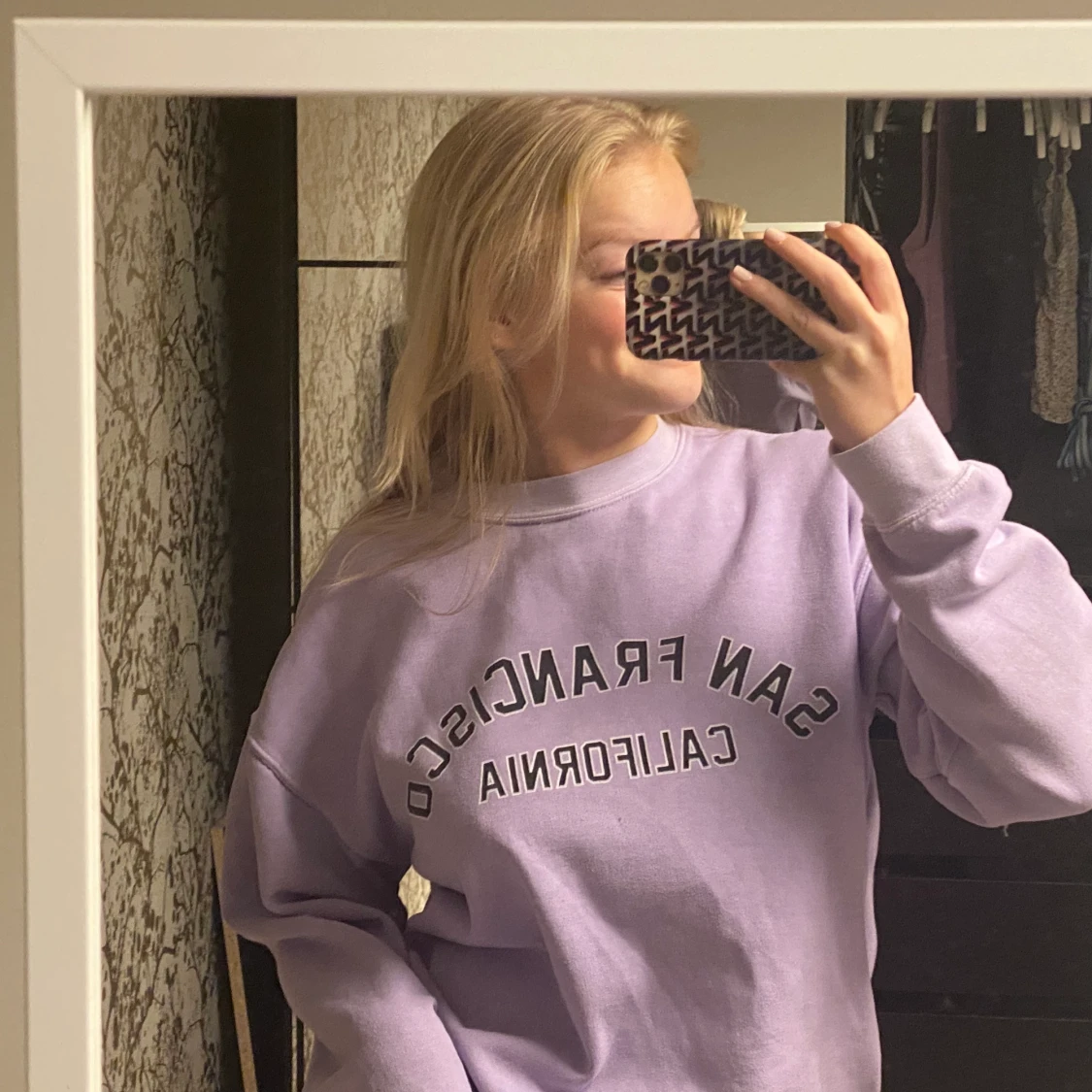 Lila swetshirt med tryck - 90