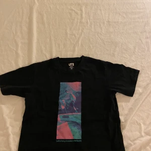 UT - Säljer en skit snygg UT tröja men snyggt tryck fram och bak inget fel på den alls 
