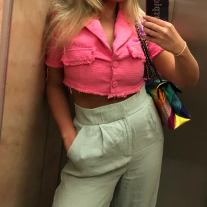 Tröja/kavaj - Tröja från bershka, knappt använd☺️