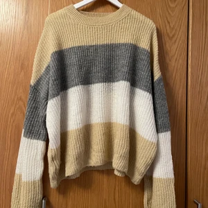 Tröja - Varm Stickad tröja🤎